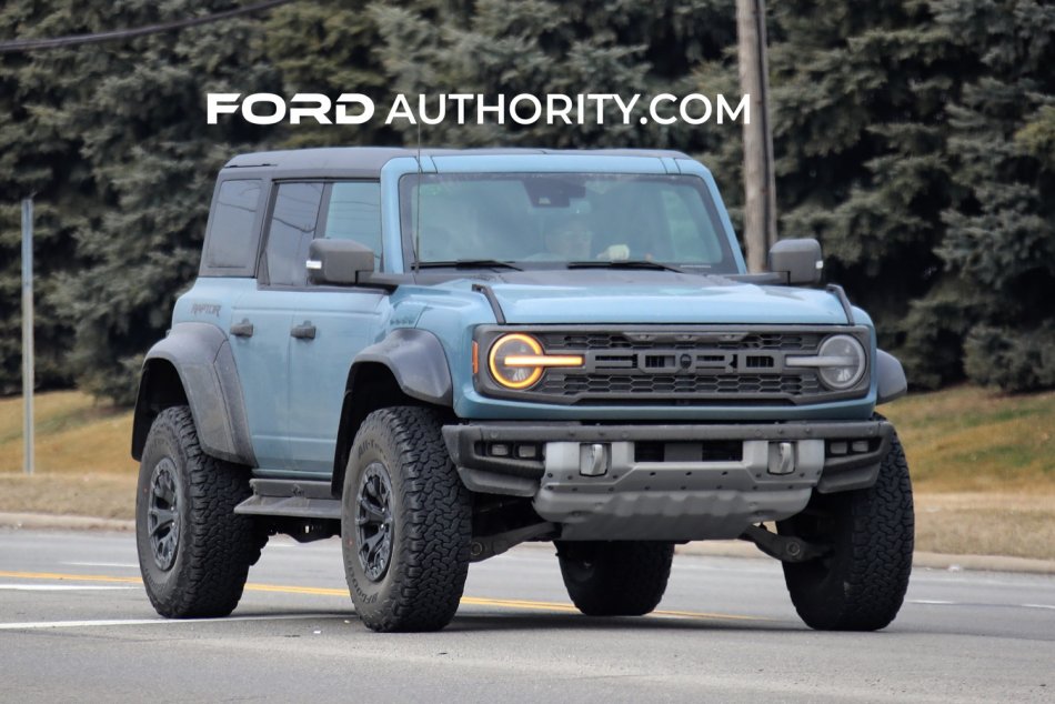2022-Ford-Bronco-Raptor-Area-51-Real-World-Photos-Exterior-001.jpg