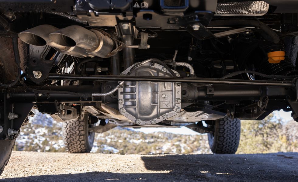 2022-ford-bronco-raptor-axles-wide-stance.jpeg