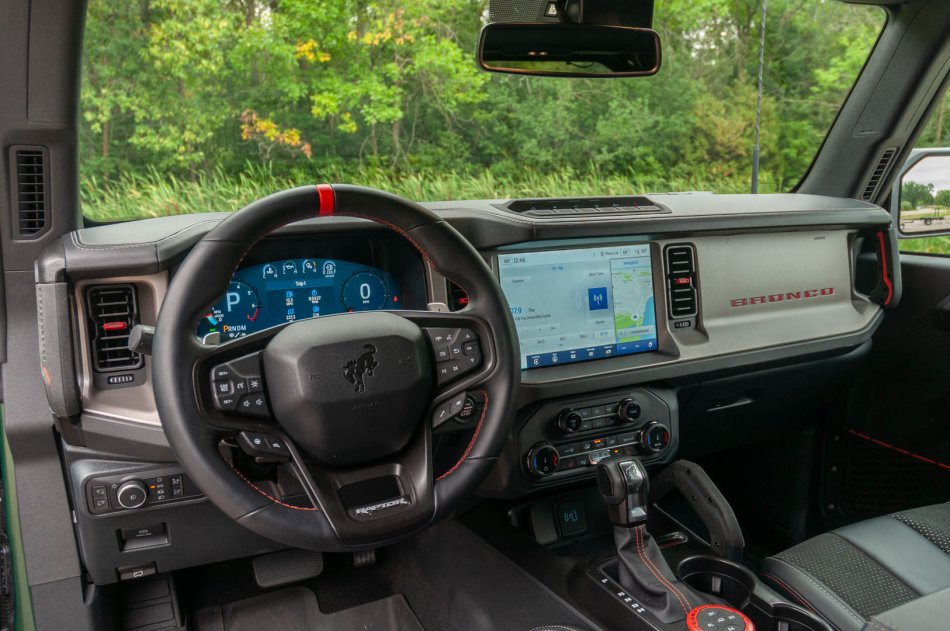 2022-ford-bronco-raptor green interior.jpeg