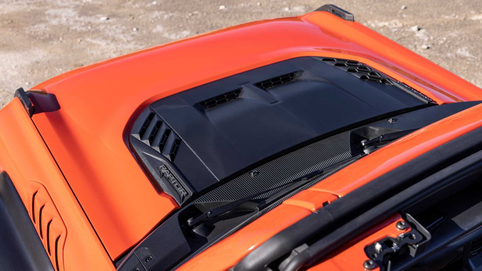 2022-ford-bronco-raptor-hood.jpeg