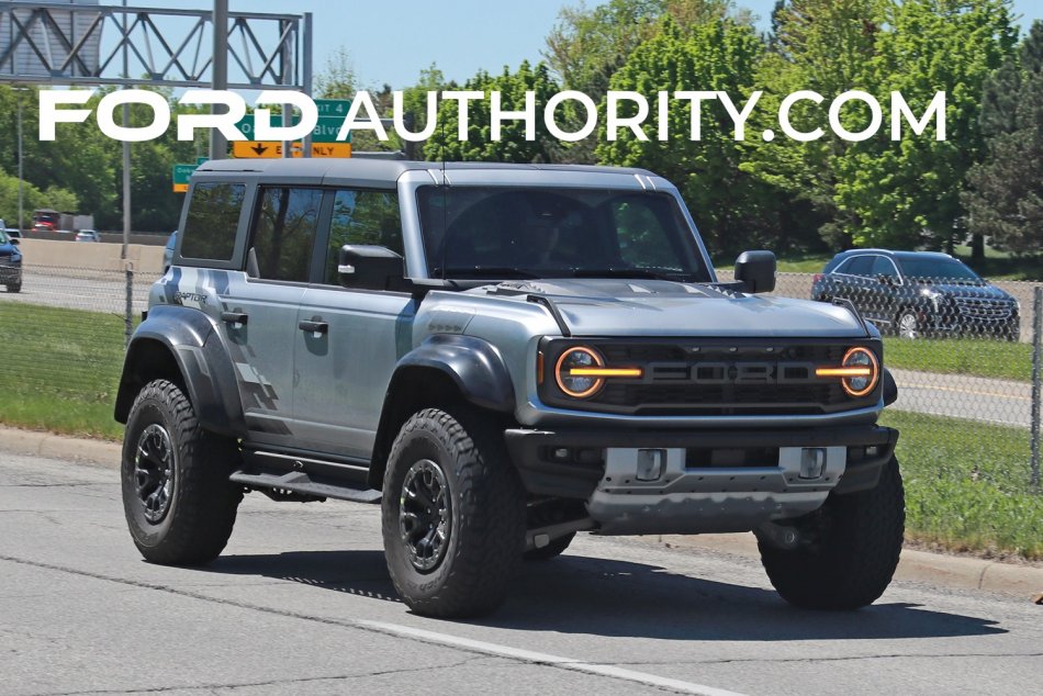 Bronco-Raptor-Iconic-Silver-Raptor-Graphics-1.jpg