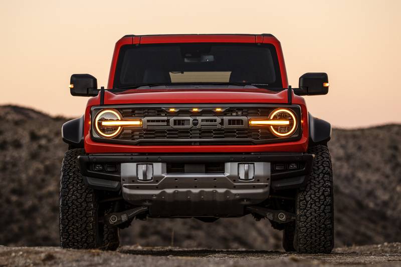 ford-bronco-raptor-v-7_800x0w.jpg