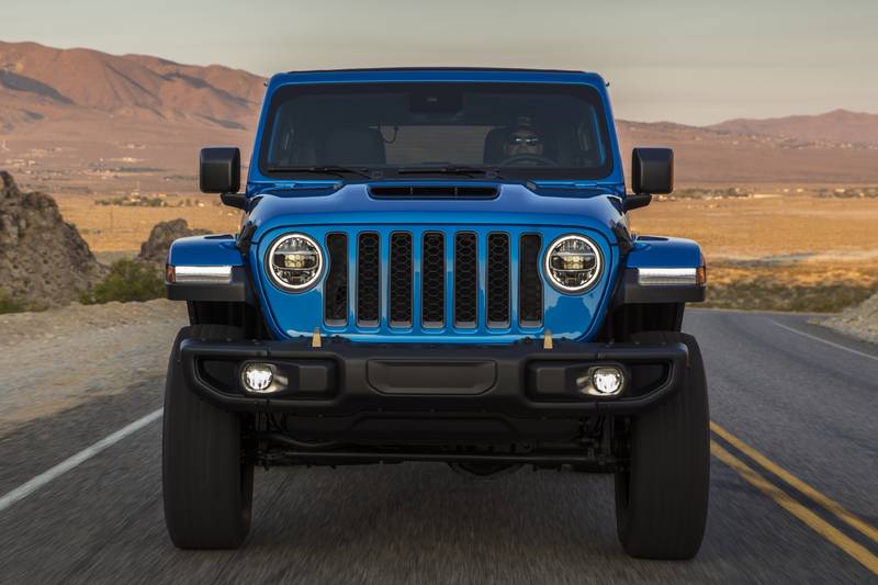 ford-bronco-raptor-v-8_800x0w.jpg