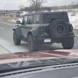 2022- Ford- Bronco-Raptor-Eruption-Green-Metallic-01.jpg