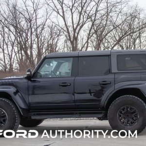 2022-Ford-Bronco-Raptor-Shadow-Black-02.jpg