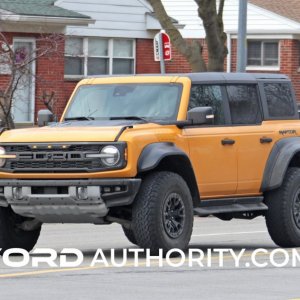 2022-Ford-Bronco-Raptor-Cyber-Orange-Real-World-Photos-Exterior-001.jpg