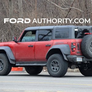 2022-Ford-Bronco-Raptor-Hot-Pepper-Real-World-Photos-Exterior-008.jpg