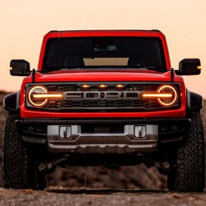 Frontend Red Bronco Raptor.jpeg