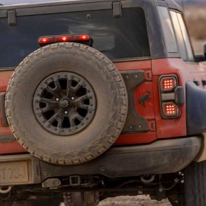 2022-ford-bronco-raptor-tail-lights.jpg