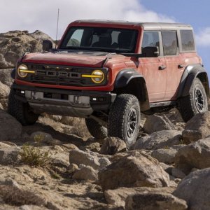 Offroad Bronco Raptor on rocks.jpg