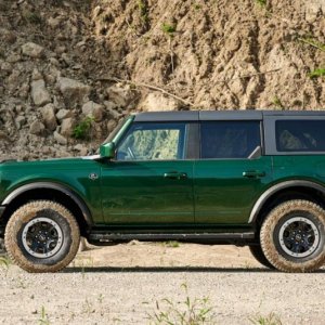 2022-bronco-heritage-green-side-1280x720.jpg