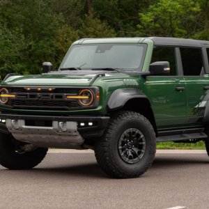 2022-ford-bronco-raptor green.jpeg