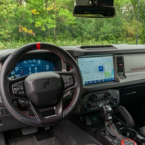 2022-ford-bronco-raptor green interior.jpeg