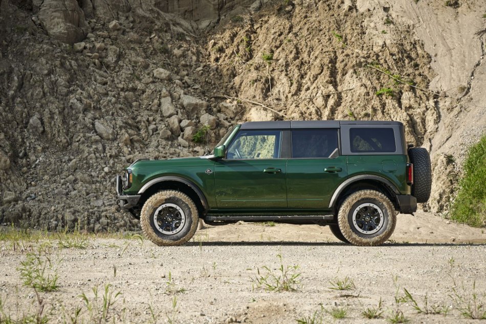 2022 Bronco Eruption Green 2.jpg