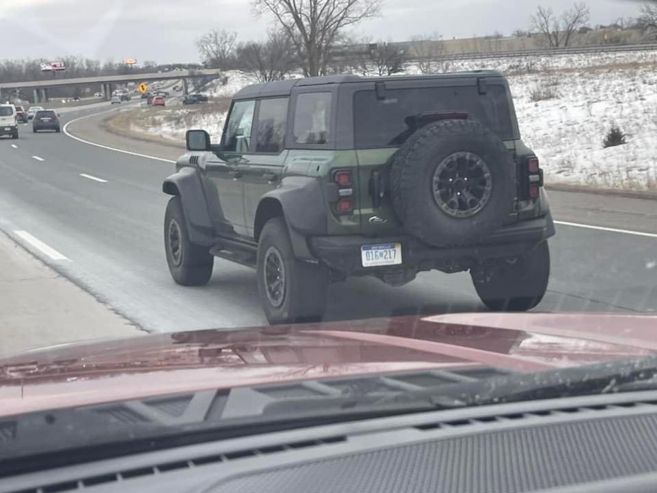 2022- Ford- Bronco-Raptor-Eruption-Green-Metallic-01.jpg