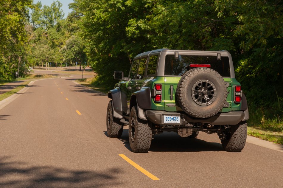 2022-ford-bronco-raptor green rearview.jpeg