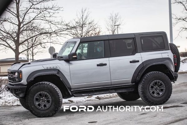 2022_Ford_Bronco_Raptor_Iconic_Silver-02.jpg