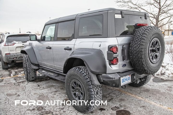 2022_Ford_Bronco_Raptor_Iconic_Silver-04.jpg